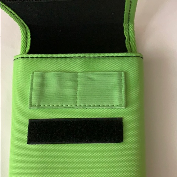 Lime green case - Picture 5 of 6